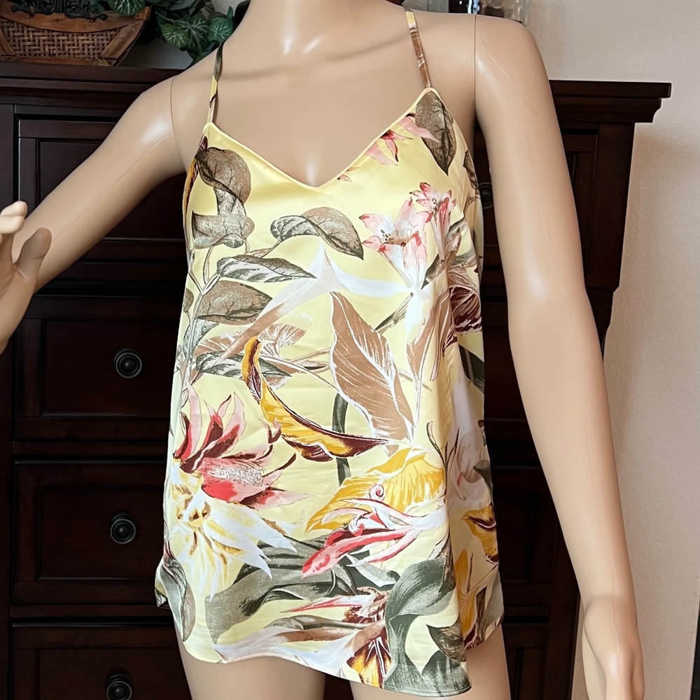 White House Black Market Tank / Cami.  WHBM